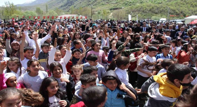 Şemdinlide 23 Nisan Ulusal Egemenlik ve Çocuk Bayramı kutlandı
