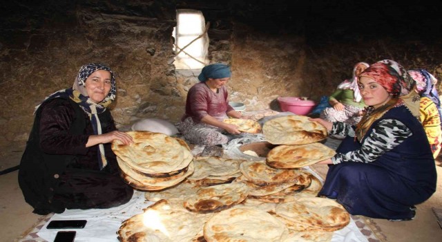 Şemdinlide Ramazan çöreği mesaisi