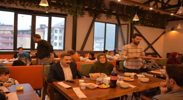 Şemdinlide şehit ve gazi aileleri iftarda bir araya geldi