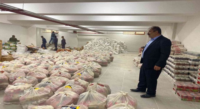 Şenoba Belde Belediye Başkanı Alihan Babattan Şırnakın her yerine erzak desteği