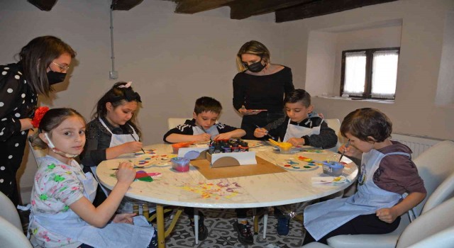 Seramik atölyesinde özel çocuklar eğlendi