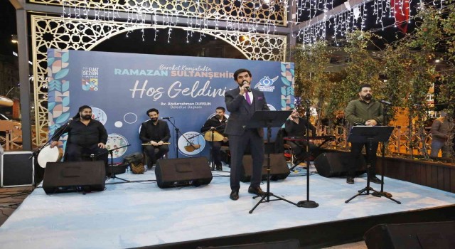 Serdar Tuncer şiir ve muhabbet gecesinde Sultangazililerle buluştu