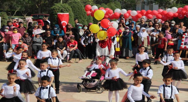 Serebral palsi hastası 7 yaşındaki Doranın, 23 Nisan sevinci