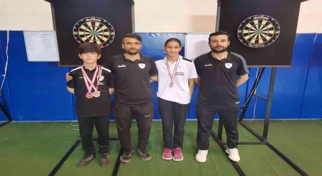 Serinhisarın başarılı dartçıları milli takım biletini kaptı