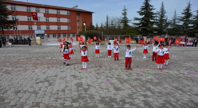Seyitgazide de 23 Nisan Ulusal Egemenlik ve Çocuk Bayramı coşkuyla kutlandı