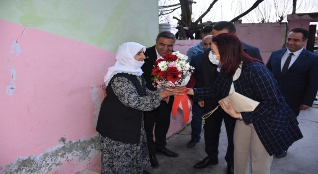 Siirt Valisi Hacıbektaşoğlu, iftarda şehit ailesinin misafiri oldu
