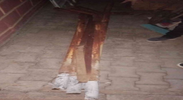 Siirtte bahçe direğini çalan hırsız yakalandı