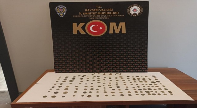 Sikkeleri piyasaya süremeden yakalandı