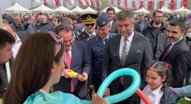 Şilede 23 Nisan Sokakta şenlik var etkinliğiyle kutlandı