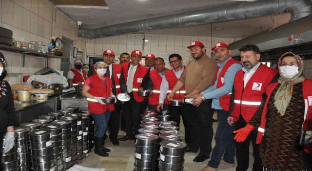 Silifkede 2 bin aileye sıcak yemek