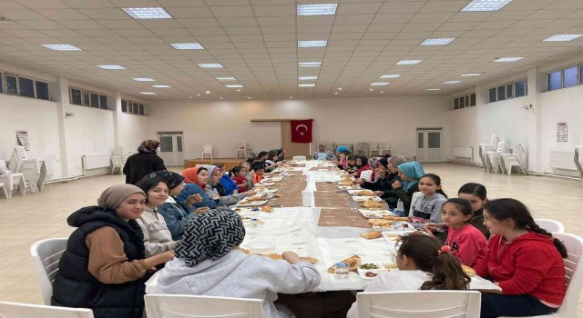 Simavda 200 Kuran Kursu öğrencisine iftar