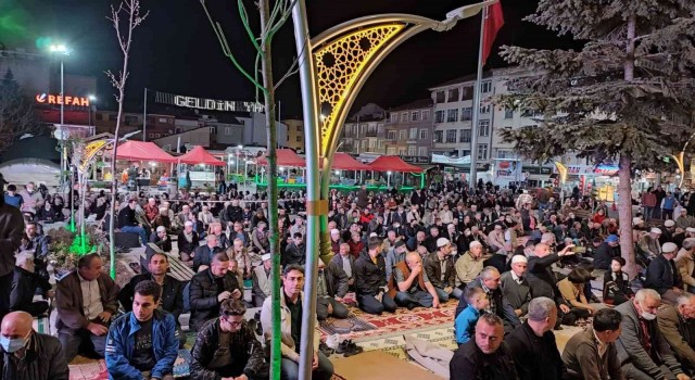 Simavda Enderun teravih namazı kılındı