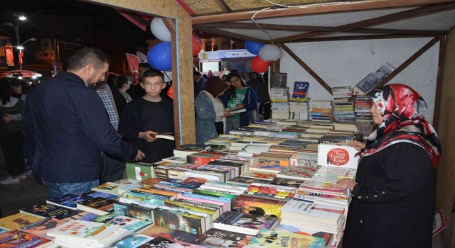 Sındırgı 4. Kitap Fuarı ziyaretçilerini bekliyor