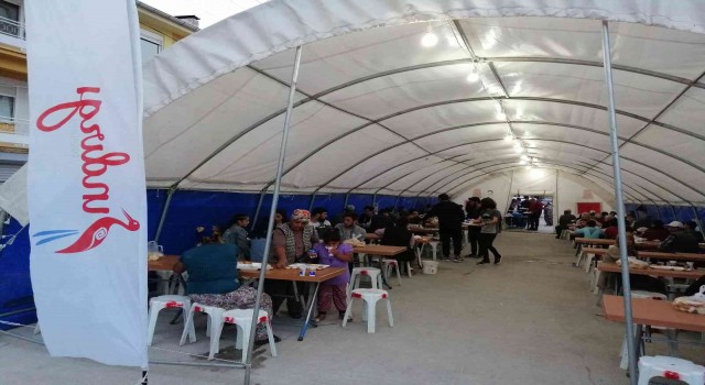Sındırgıda 25 yıllık gelenek kapı kapı devam ediyor