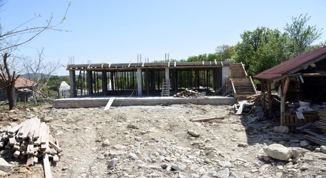 Sinopta evi yanan aileye gurbetçi vatandaşlar sahip çıktı