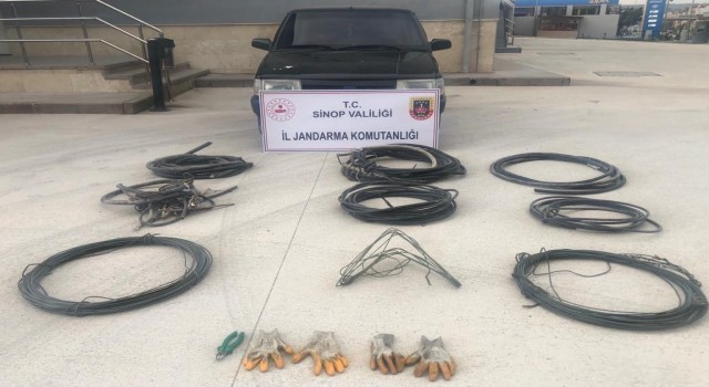 Sinopta kamu kurumundan kablo ve araç çalan şahıs yakalandı