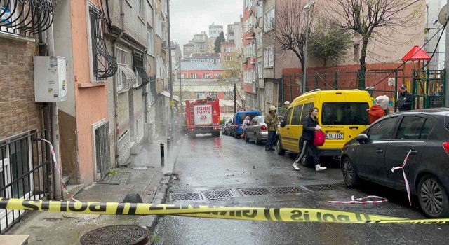 Şişlide yeraltı kabloları yandı, rögar kapağı patladı