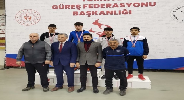 Sivaslı güreşçi Türkiye üçüncüsü oldu