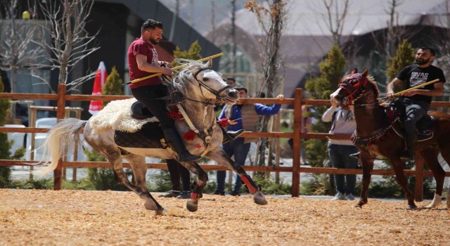 Sivasta ata sporu cirit gösterisi nefes kesti