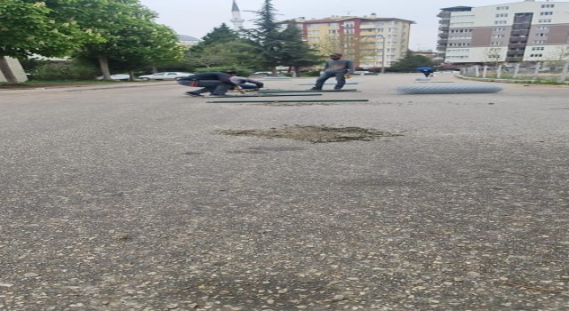 Sokağı ikiye bölen tel örgüler gece saatlerinde kimliği belirsiz kişilerce söküldü