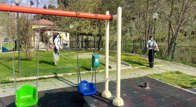 Söke Belediyesinden yaz öncesi park ve yeşil alanlarda bakım