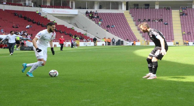 Spor Toto Süper Lig: A. Hatayspor: 0 - Sivasspor: 1 (İlk yarı)