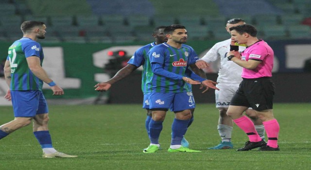 Spor Toto Süper Lig: Çaykur Rizespor: 0 - Fenerbahçe: 3 (İlk yarı)