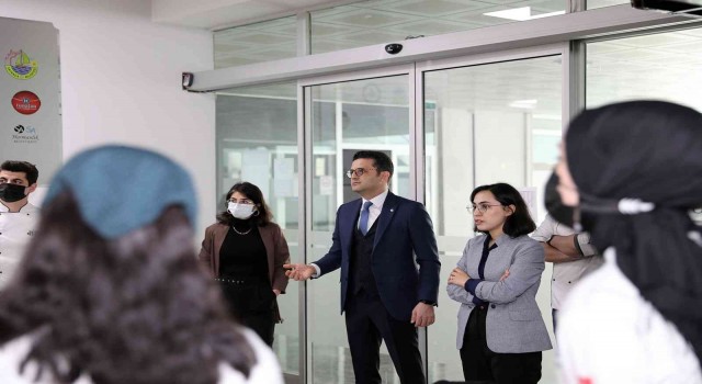 SUBÜlü öğrenciler Akdeniz lezzetleriyle hünerlerini sergiledi