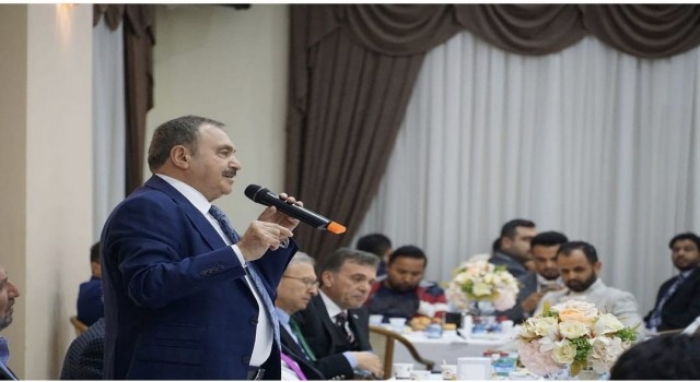 Şuhutlular Veysel Eroğlunun iftar davetinde bir araya geldi