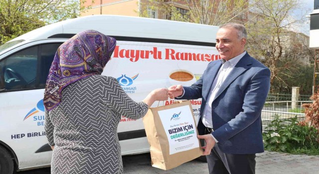 Sultangazide kazanlar ihtiyaç sahipleri için kaynıyor