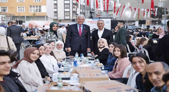 Sultangazide Volkan Bozkır gençlerle