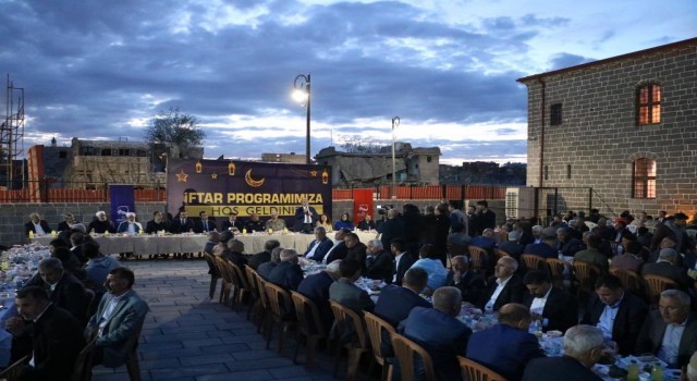 Surda 7 yıl aranın ardından iftar yemeği