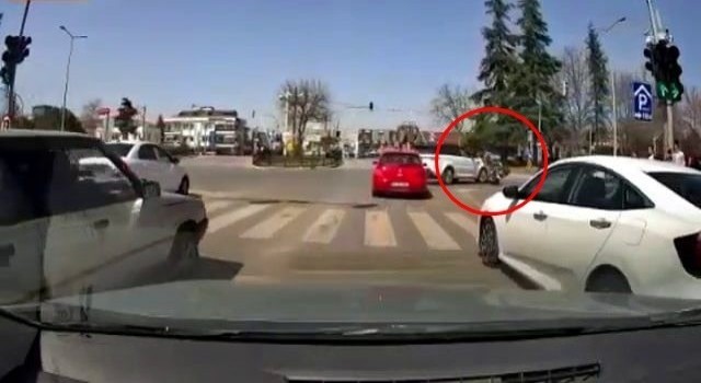 Sürücünün hatası kazayı beraberinde getirdi