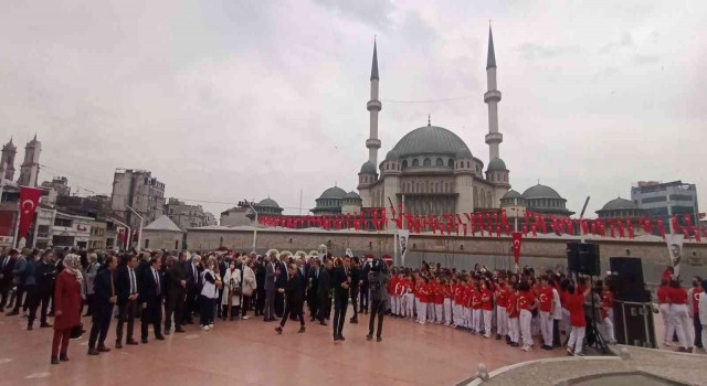 Taksimde 23 Nisan coşkusu