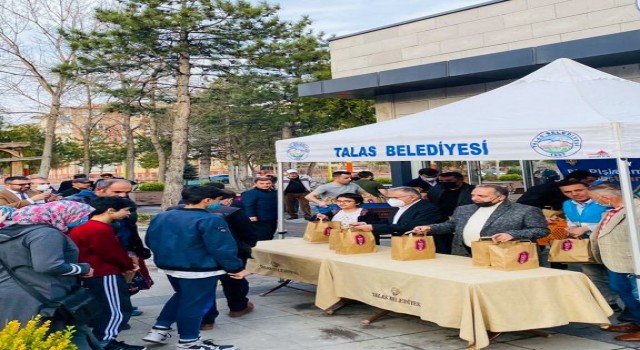 Talasta “Biz Pişirelim Siz Ulaştırın” uygulaması devam ediyor