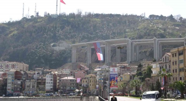 Tamamlandığında Türkiyenin en maliyetli şehir içi yolları arasında yerini alacak