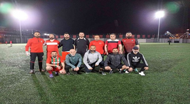 Taraftar grubuyla basın mensupları arasında dostluk maçı