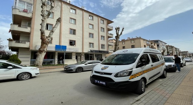 Tartıştığı arkadaşının boğazını cam parçasıyla keserek öldürdü