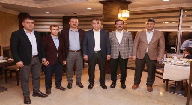 Tatvanda “Dünya Yetimler Günü” dolayısıyla iftar düzenlendi