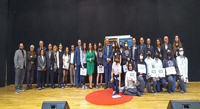 TED İzmir Kolejindeki güzel konuşma yarışmasına yoğun ilgi