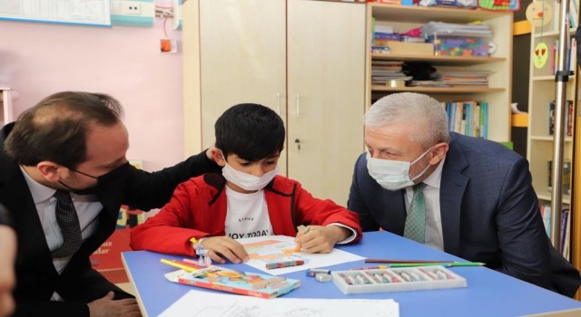 Tedavi gören çocuklar eğitimden geri kalmayacak