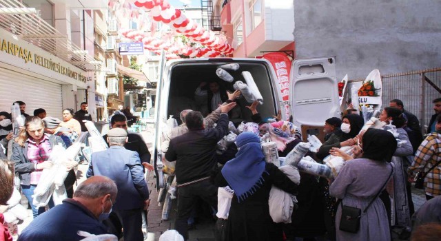 Tekirdağda indirim izdihamı: Birbirleriyle yarıştılar