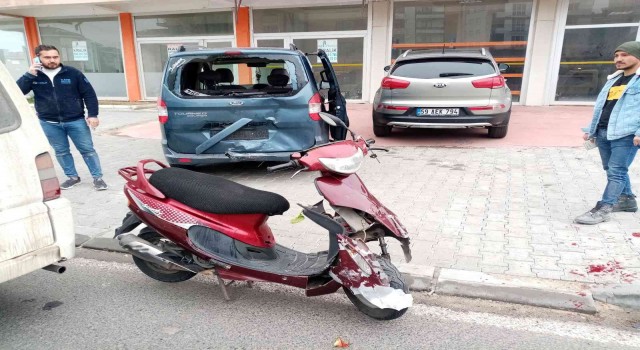 Tekirdağda motosikletin araca çarptığı kaza kamerada