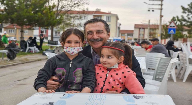 Tepebaşında Ramazan sevinci sürüyor