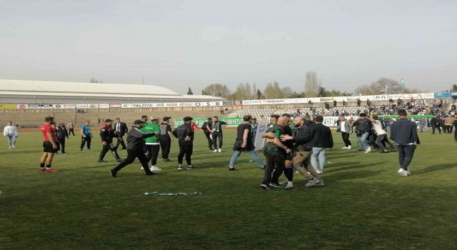 TFF 3. Lige yükselme maçında olaylar çıktı