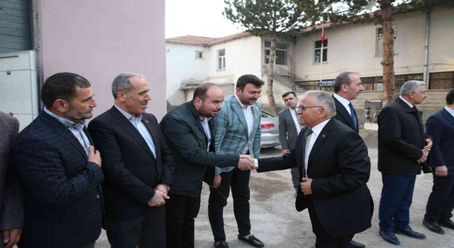 Tomarzalılar Başkan Büyükkılıçı bağrına bastı