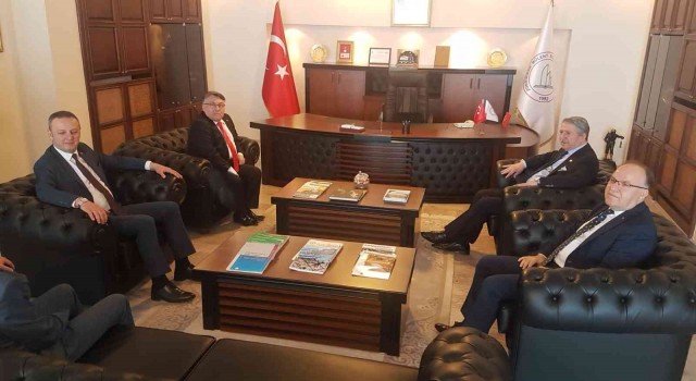 Toptandan yeni rektör Yüzölçere ziyaret