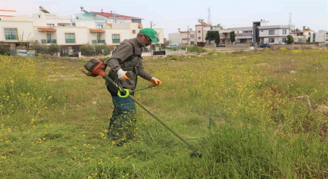 Toroslarda yeşil alanların bakımı yapılıyor