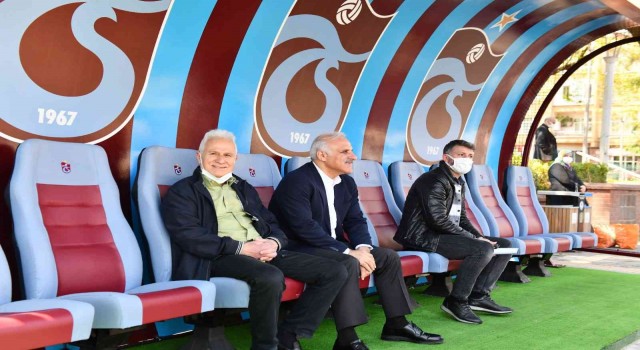 Trabzonda spor temalı duraklar ilgi çekiyor