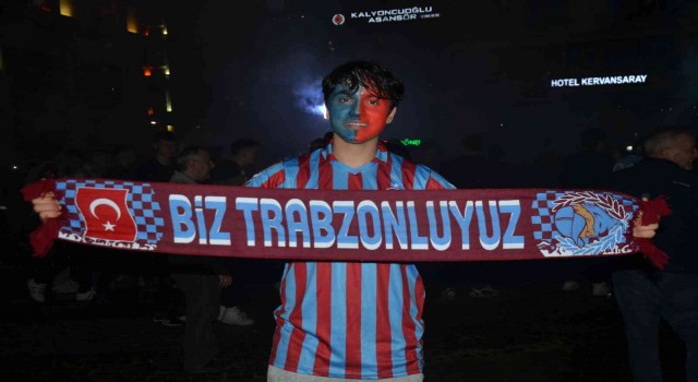 Trabzonsporlu taraftarların Orduda şampiyonluk coşkusu